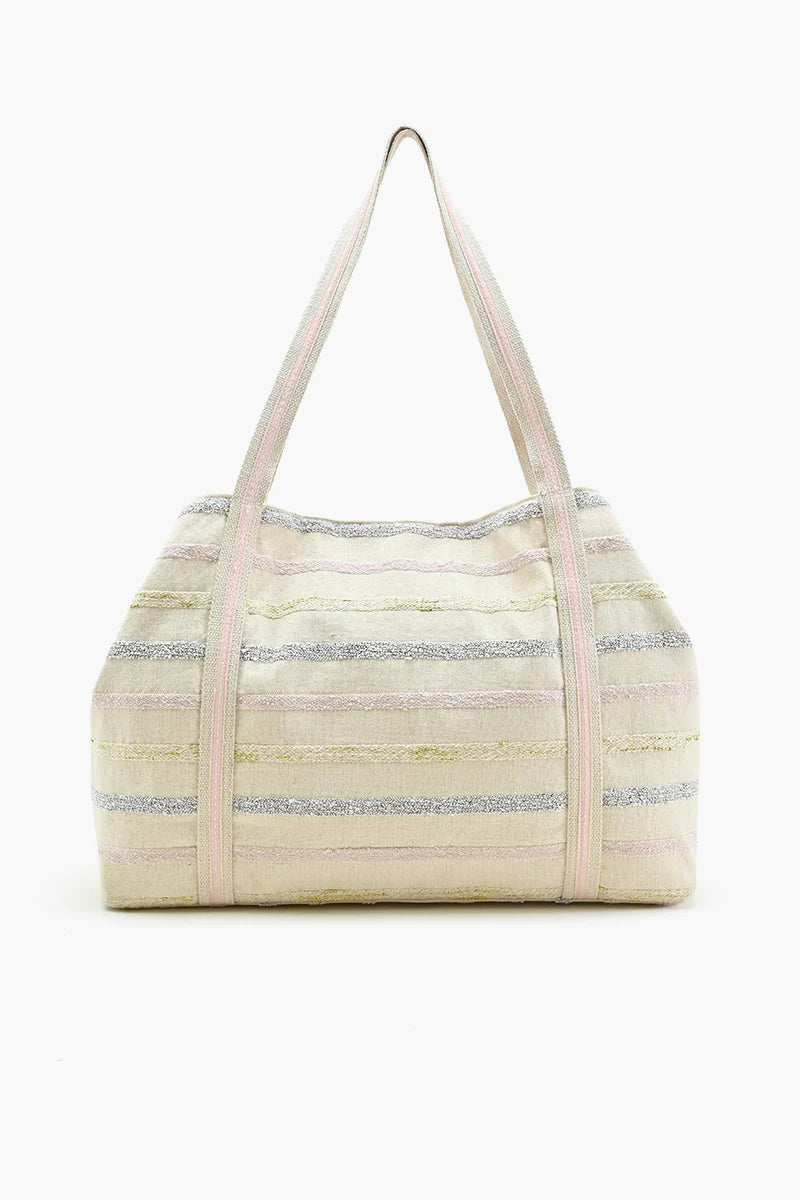 Edición especial de bolso artesanal con materiales éticos.