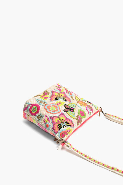Bolsos de lujo exclusivos diseñados para mujeres modernas.