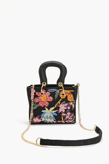 Bolso de hombro único con diseño boho y materiales éticos.