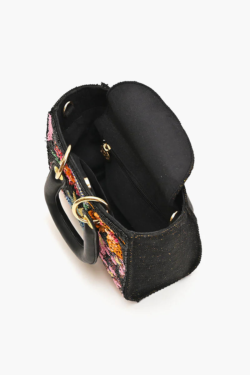 Bolsos modernos y únicos con acabados sostenibles.