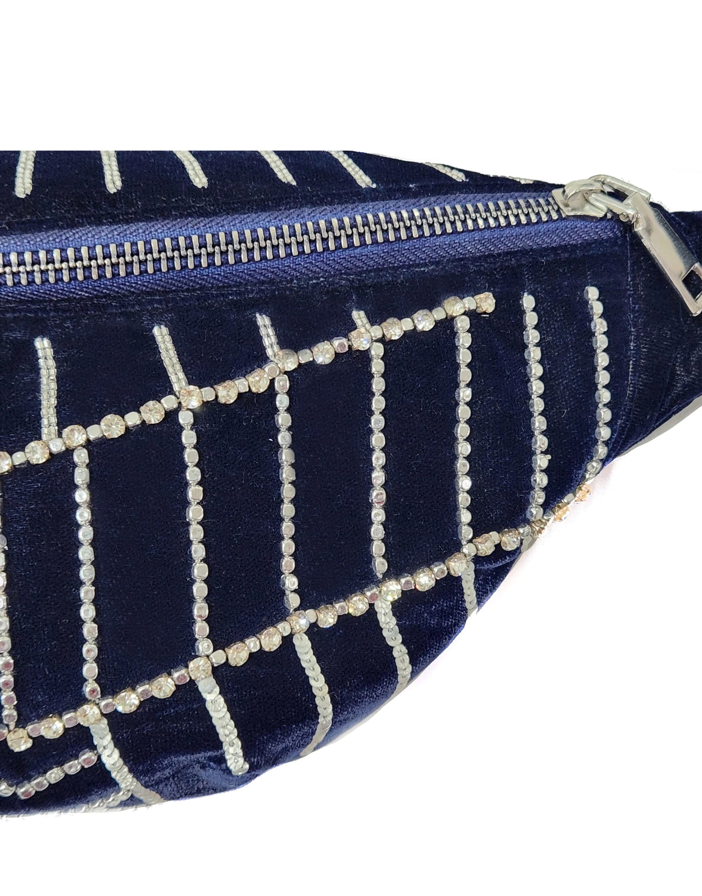 Bolso vegano artesanal, ideal para looks elegantes y casuales.