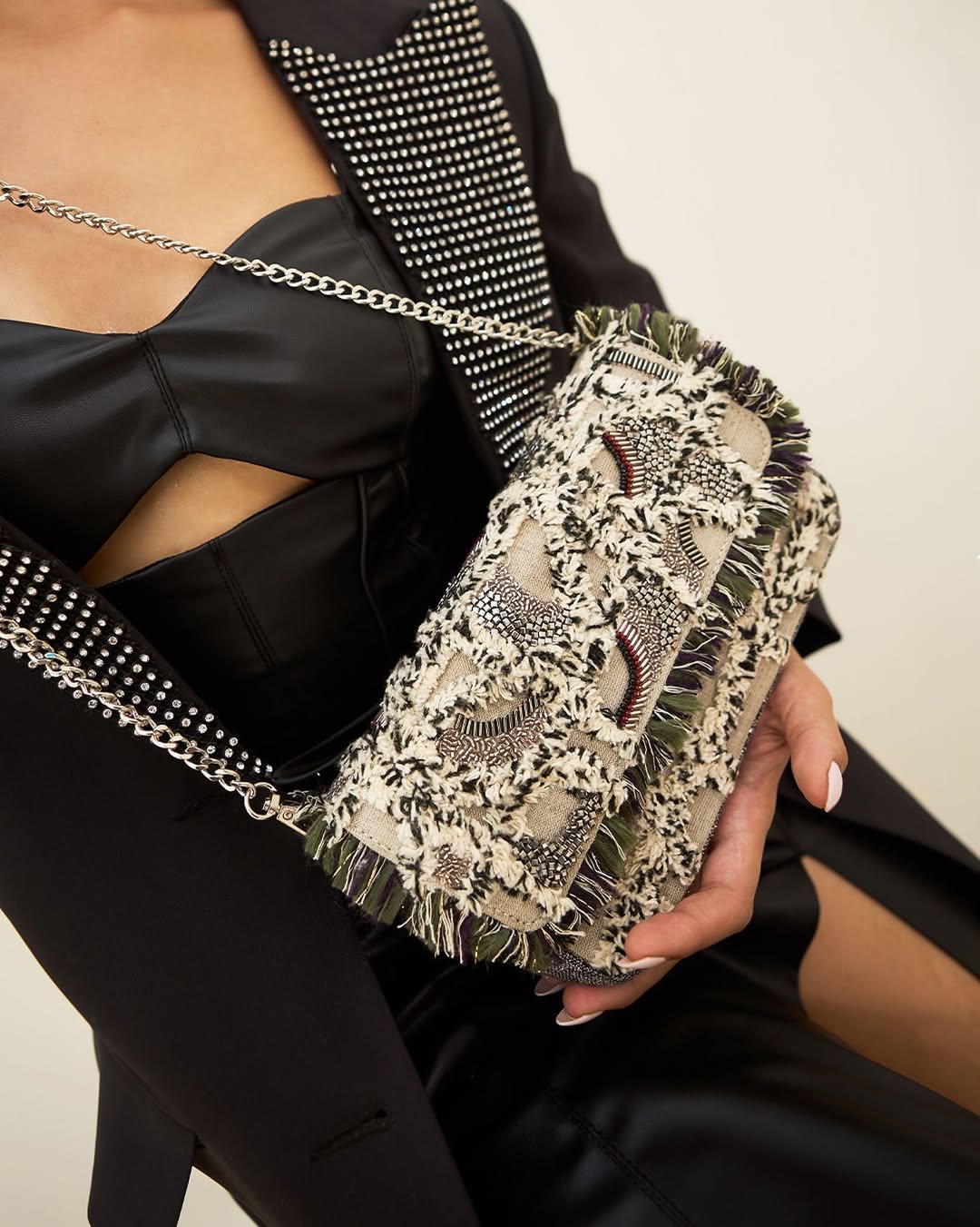 Bolsos únicos y sostenibles hechos a mano en España.
