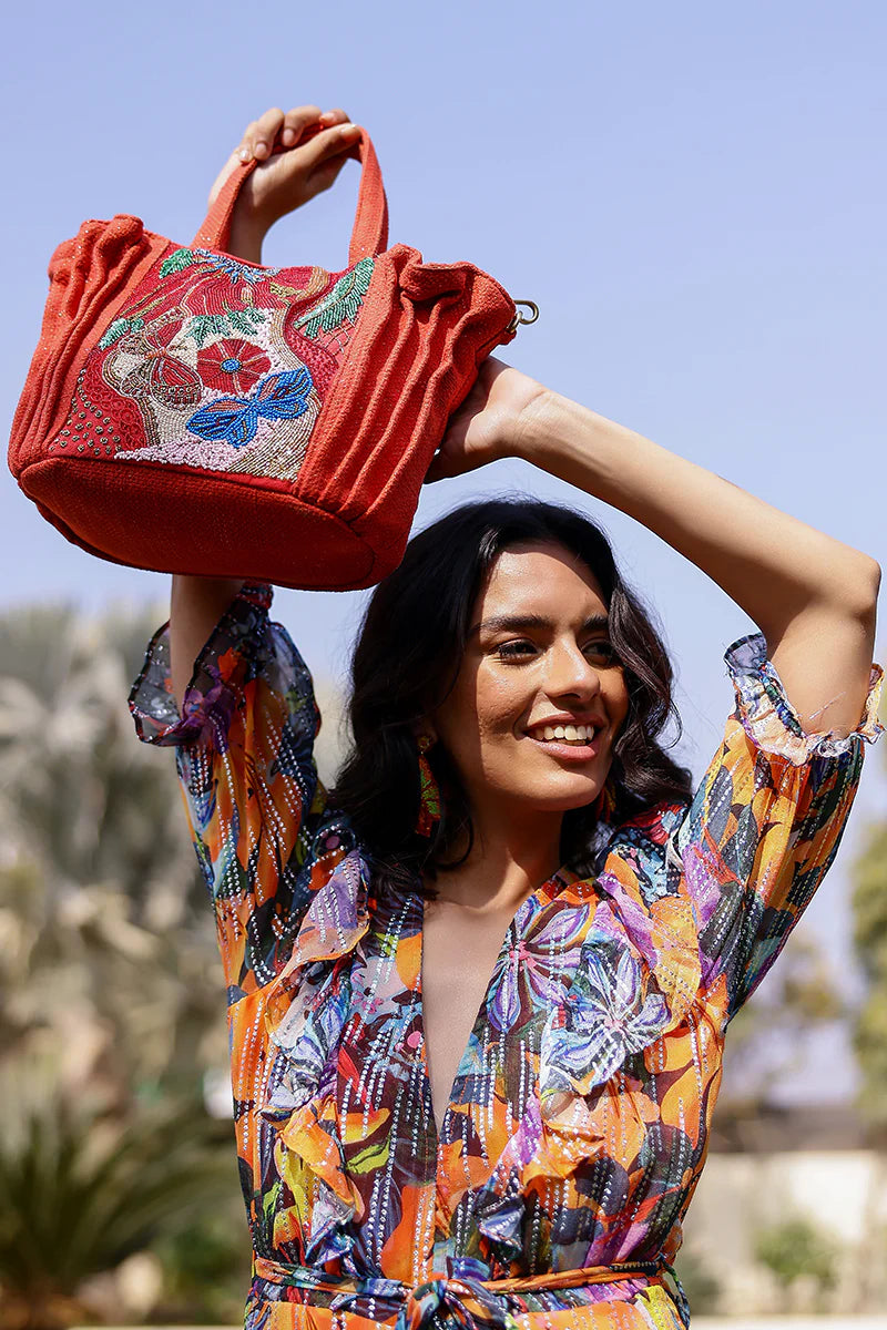 Bolsos modernos diseñados para un estilo exclusivo y sostenible.