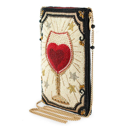 Diseño minimalista de bolso hecho a mano en materiales cruelty free.